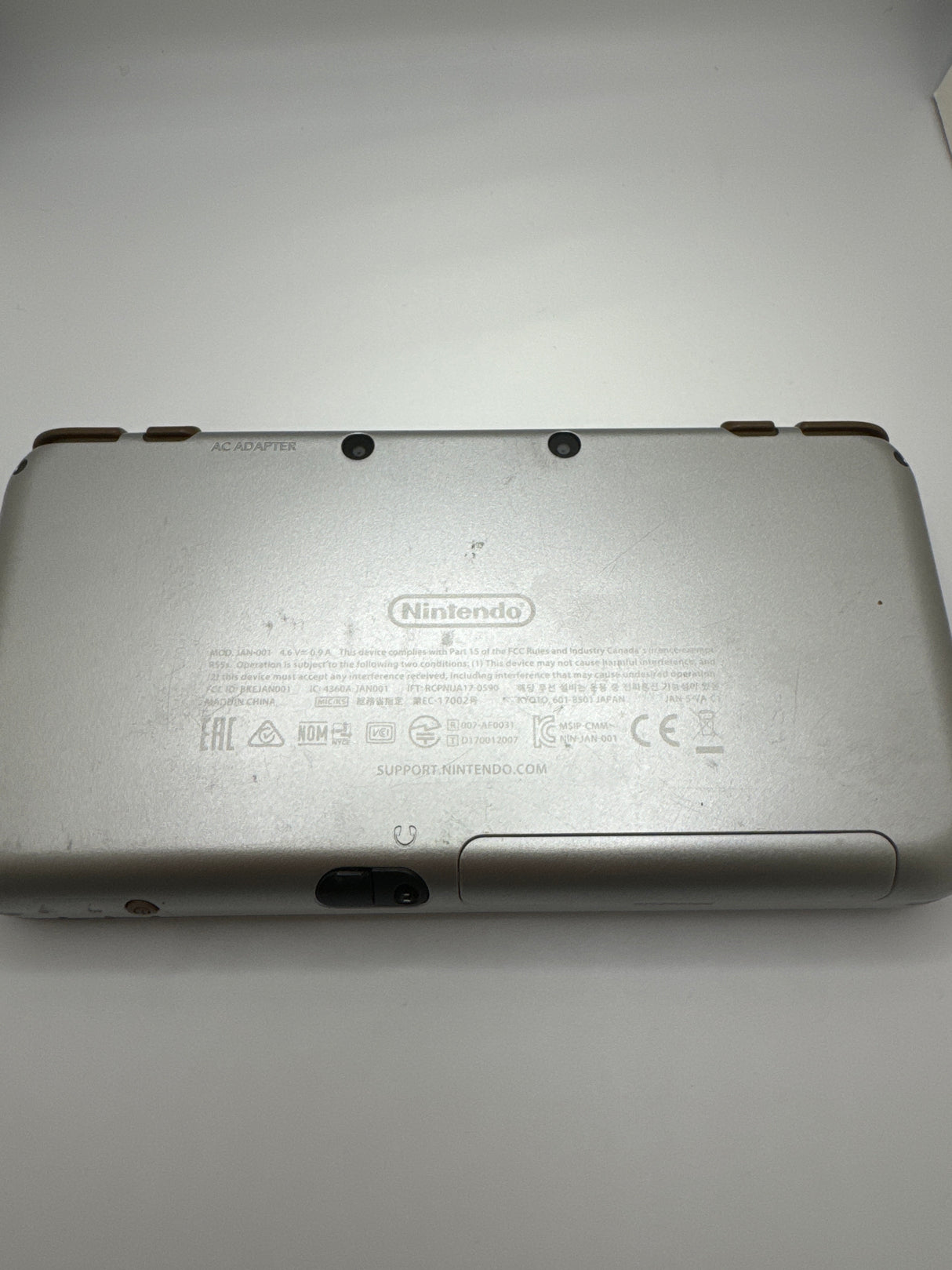 New Nintendo 2DS XL Edición Hylian Shield - (Defecto CIB) (Nintendo 3DS)