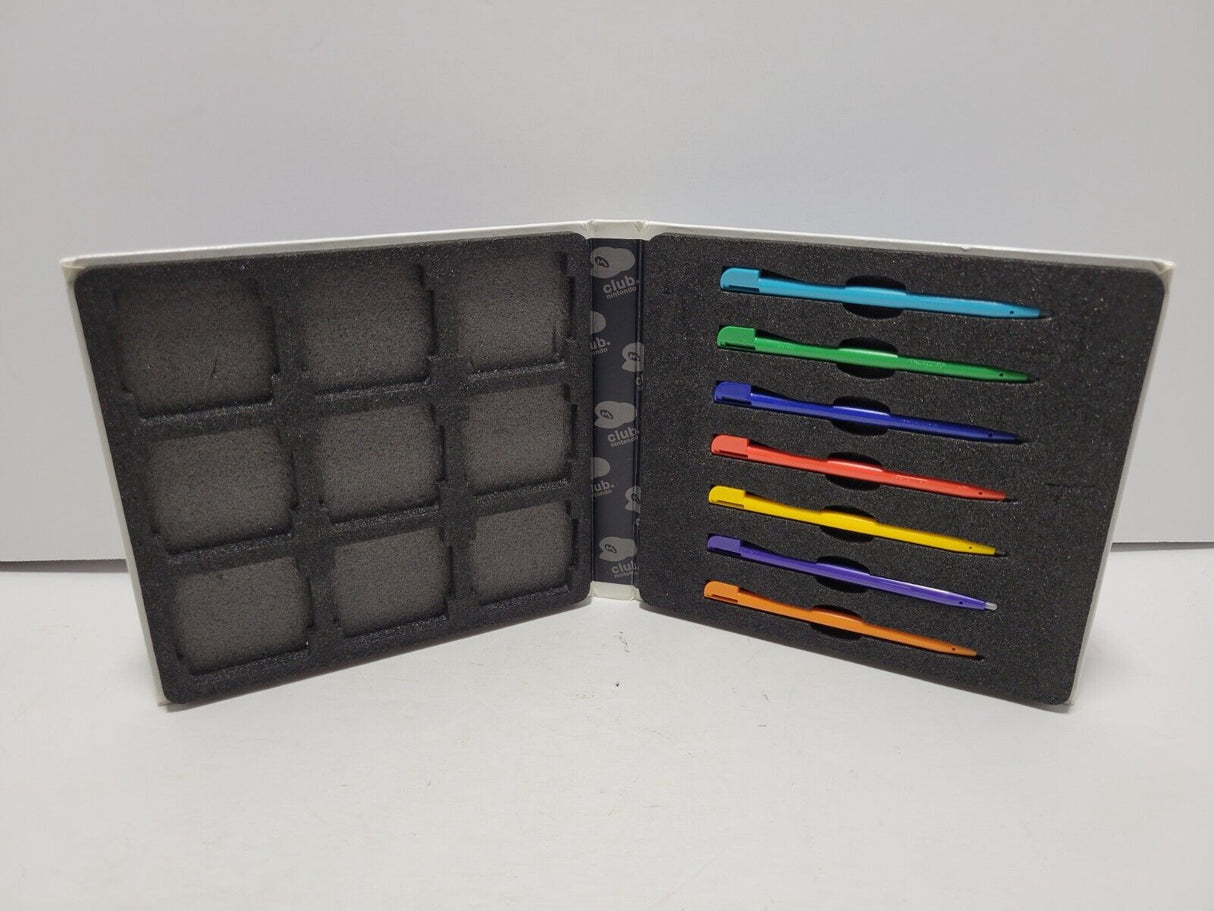 Estuche Club Nintendo Animal Crossing DS con 7 lápices de colores