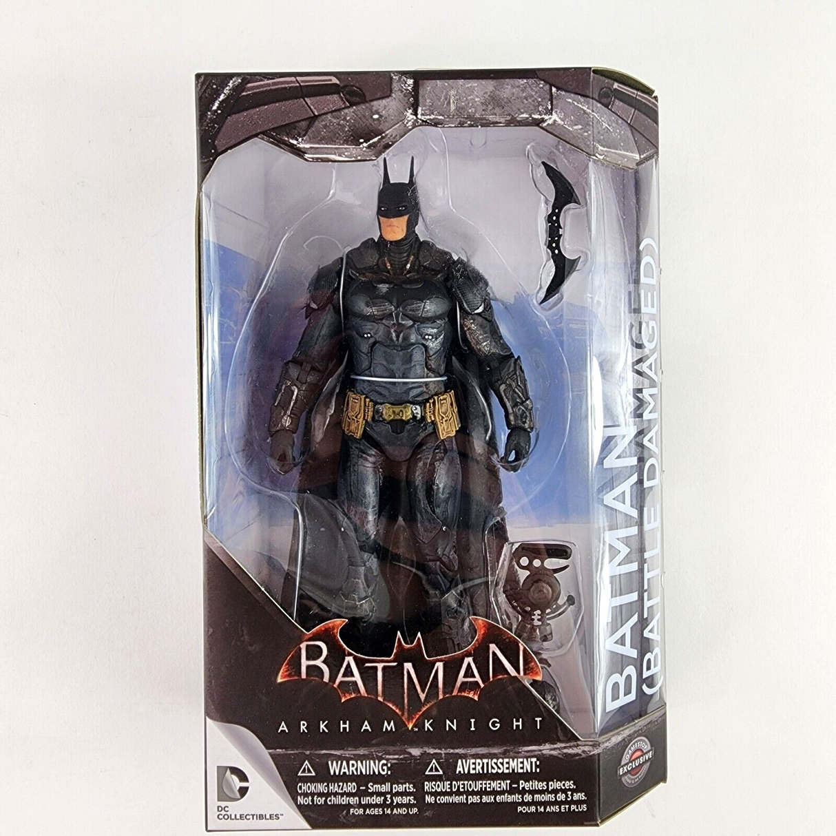 Batman Arkham Knight Batman (dañado por la batalla) (Sellado - P/O) (Coleccionables DC)